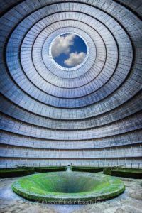 IM Powerplant Koeltoren, urbexlocatie, symmetrisch